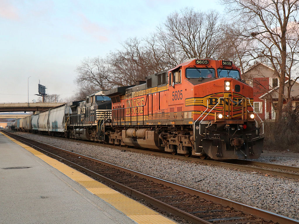 BNSF 5605